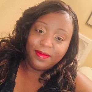 Meet your Posher, Crystalyn